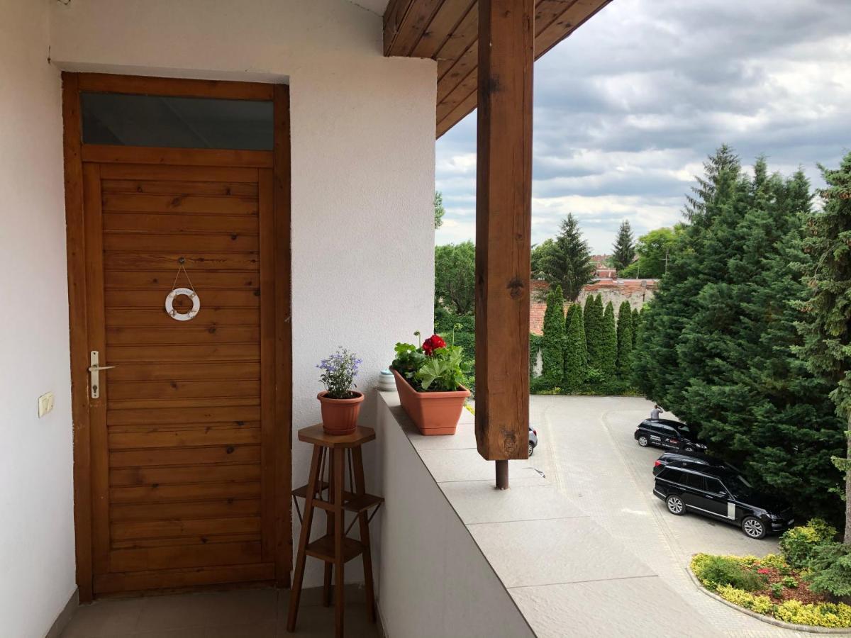 Capri Apartman Эгер Экстерьер фото